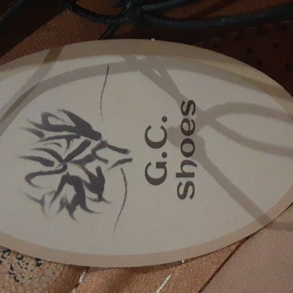 G.C. shoes. Blue sandals with flowers. New with tags. - Picture 10 of 12